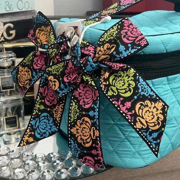 ✨Turquoise Quilted Zipper Cosmetic Train Case✨NWT - Picture 7 of 9